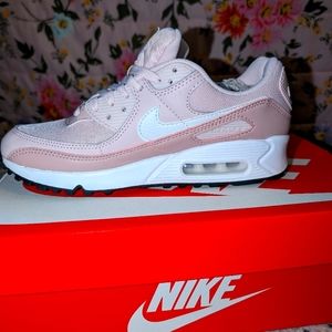 Women's Nike Air max blush pink gym shoes